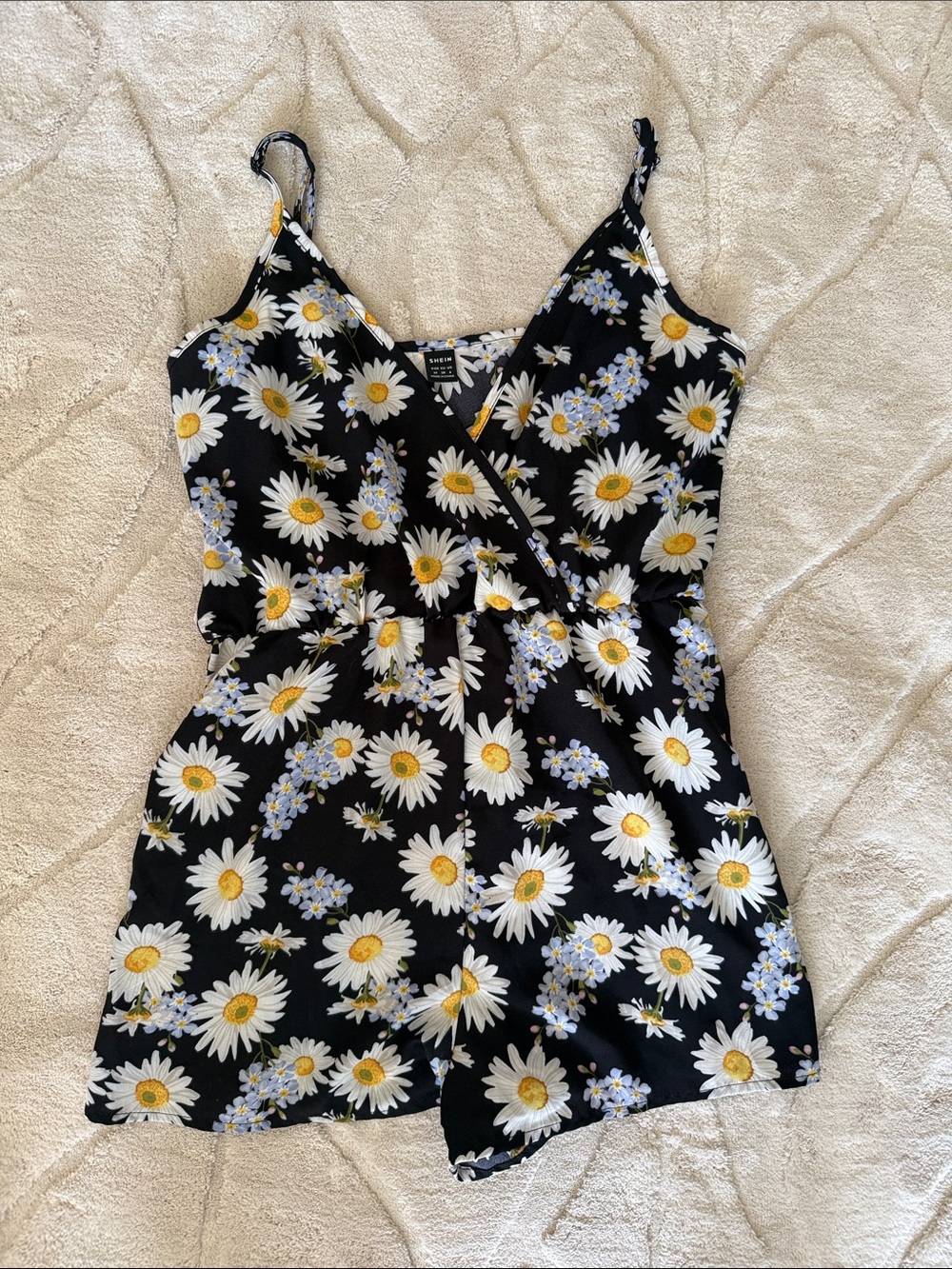 Daisy 🌼 shorts romper